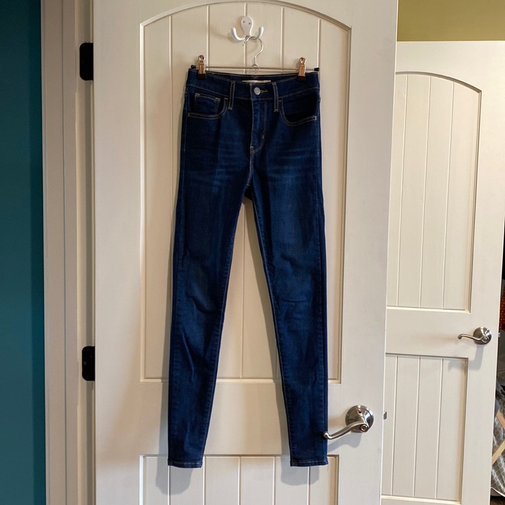 Levi’s High Rise Super Skinny Jeans 720